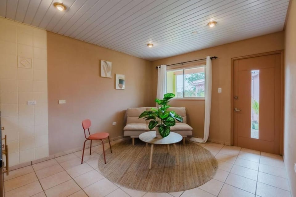 Cozy Boutique, Perfect for Couples and Solo Guest Apartment in Noord