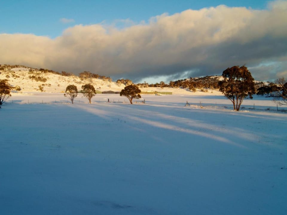Emu Rest Touchdown Cottages Country House in Jindabyne