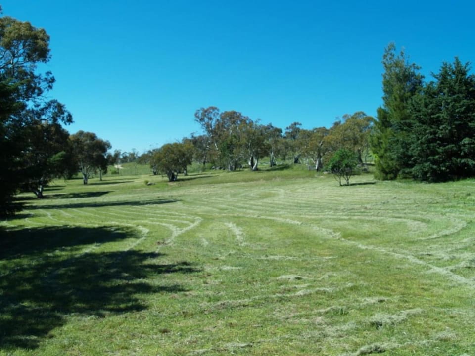 Runway View Cottage at Touchdown Cottages Country House in Jindabyne
