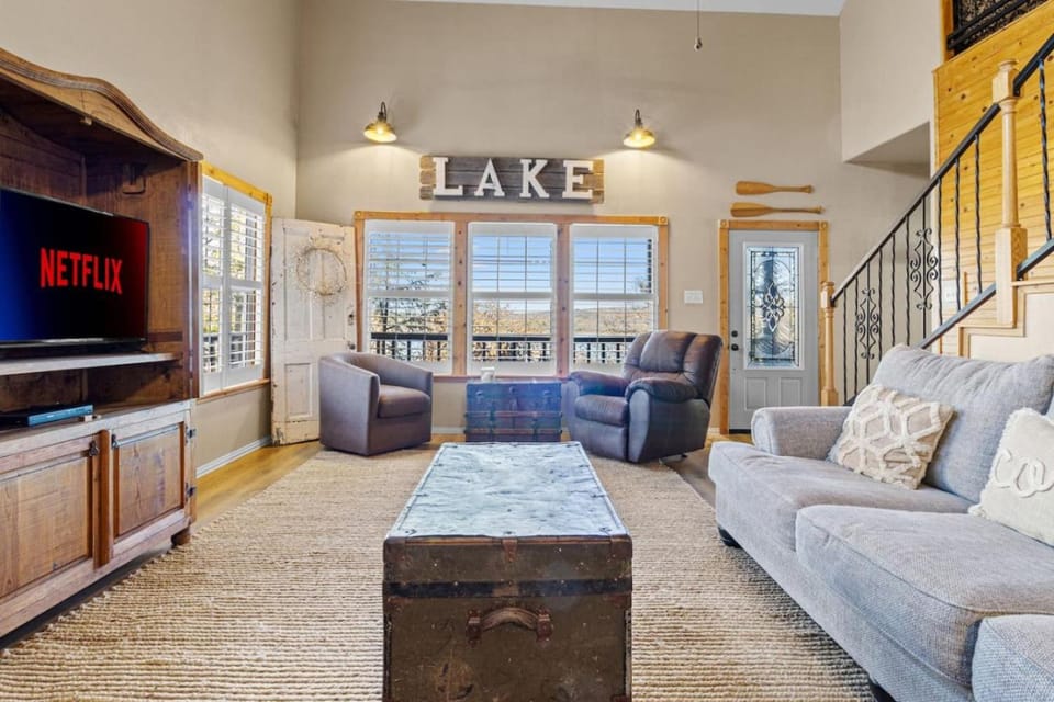 Emerald Point, Lakefront with Gorgeous Views House in Eufaula