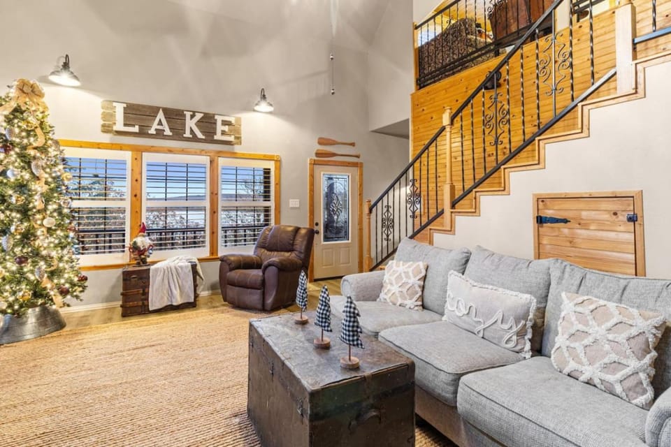 Emerald Point, Lakefront with Gorgeous Views House in Eufaula