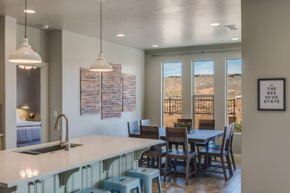 The Gather House with Shared Pool and Hot tub House in Washington