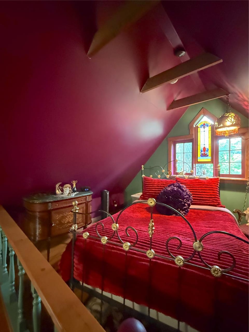 Blue Crystal Hideaway BnB House in Eureka Springs