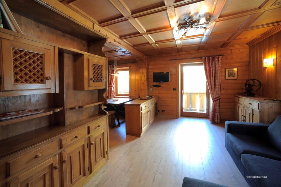 Day, Living room
