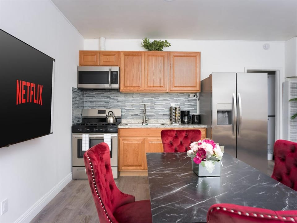 Private 1BR w Yard & King Bed Simi Valley Apartment in Simi Valley