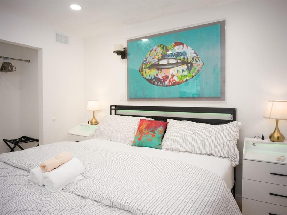 Private 1BR w Yard & King Bed Simi Valley Apartment in Simi Valley