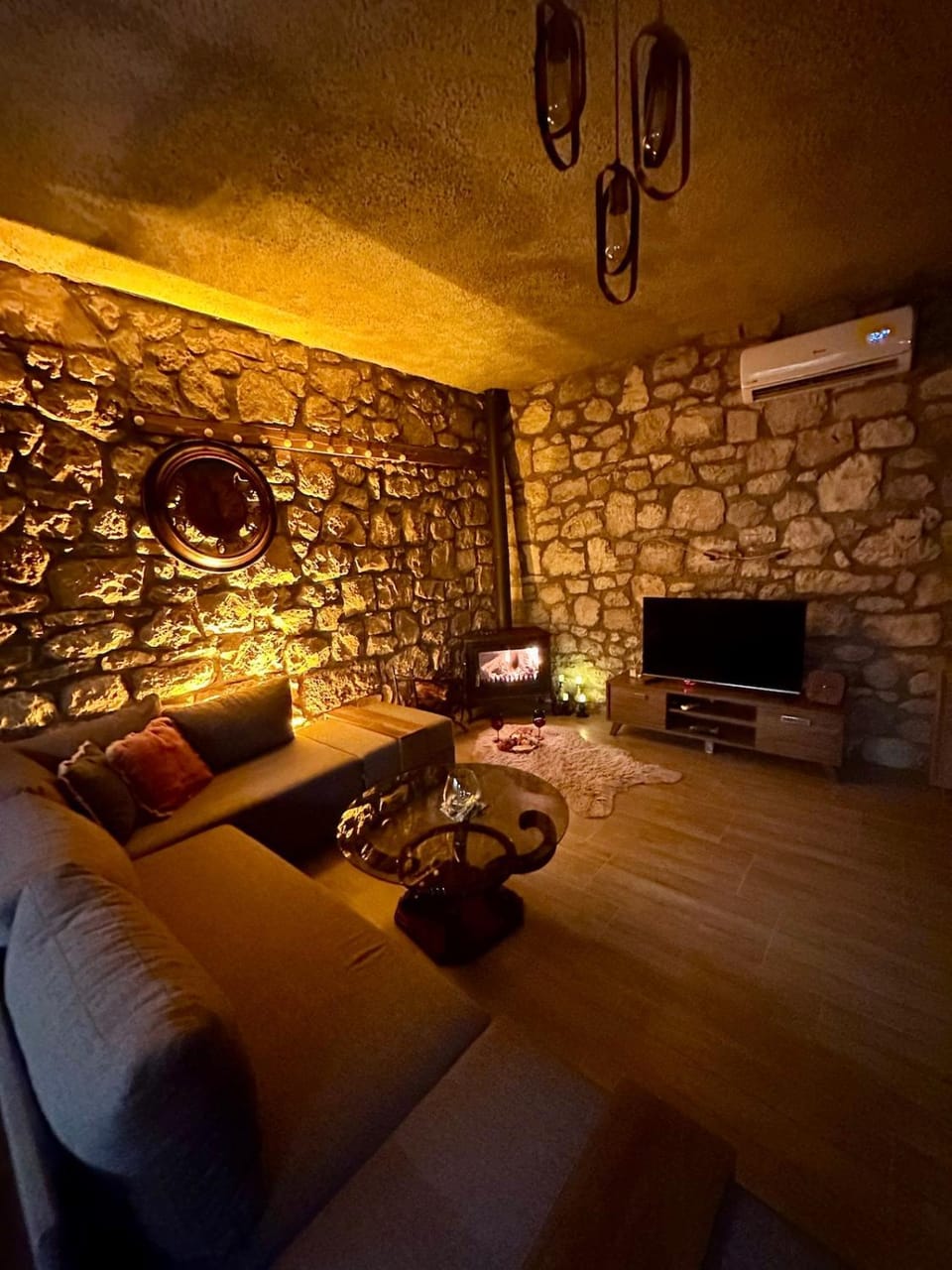 Communal lounge/ TV room