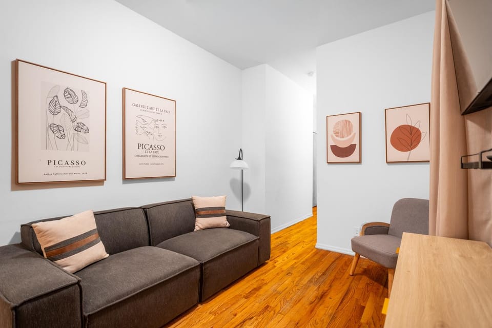 2-Bedroom Apartment in Hells Kitchen - Manhattan! Apartment in Midtown