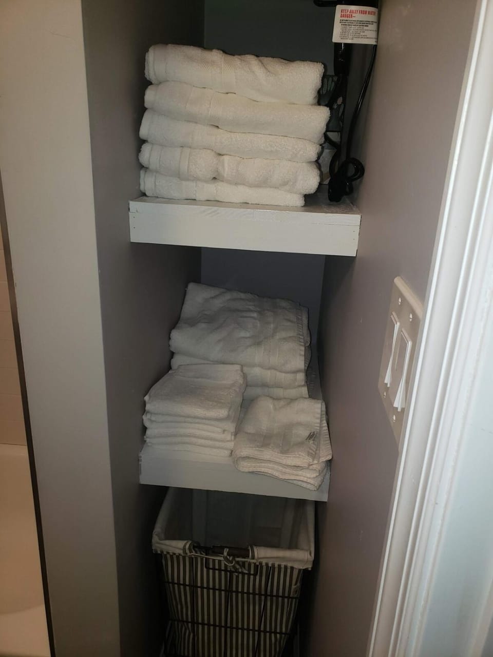 Bathroom, towels