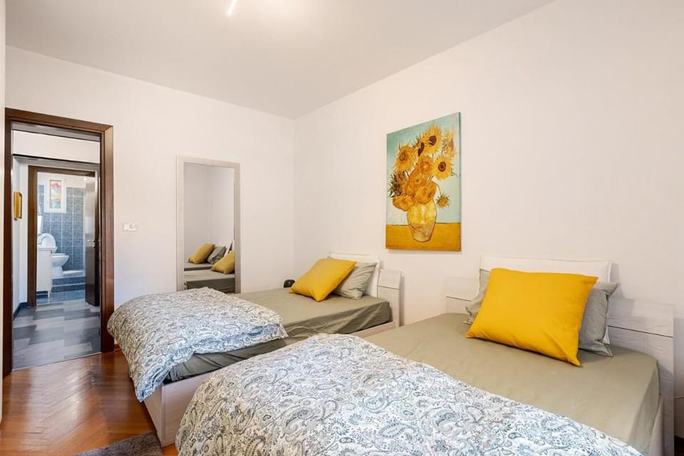 Bed, Decorative detail, Bedroom