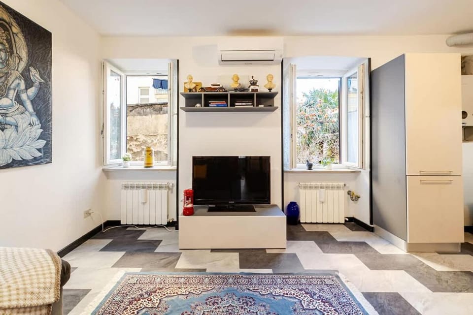 TV and multimedia, Kitchen or kitchenette, Living room, Seating area, Evening entertainment