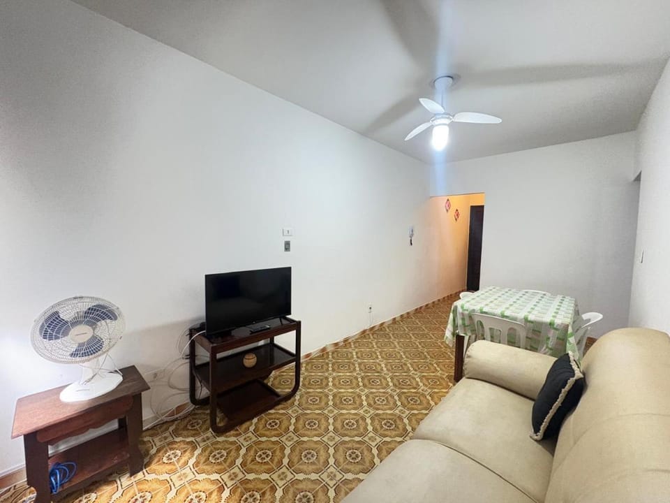 Apartamento 210 Guarujá Praia do Tombo - A poucos passos do mar Apartment in State of São Paulo