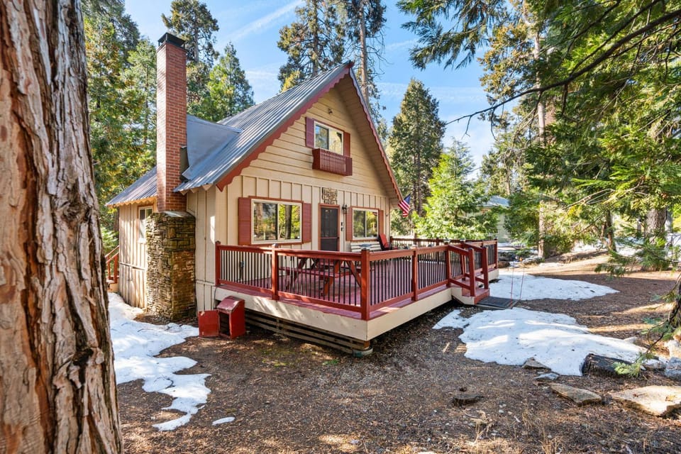 Smoke Tree-Newly Updated Family Retreat House in Shaver Lake