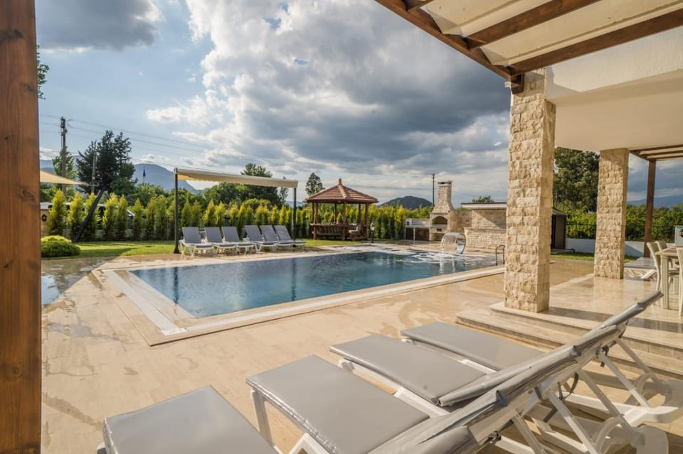 Patio, Day, Pool view, Swimming pool, sunbed