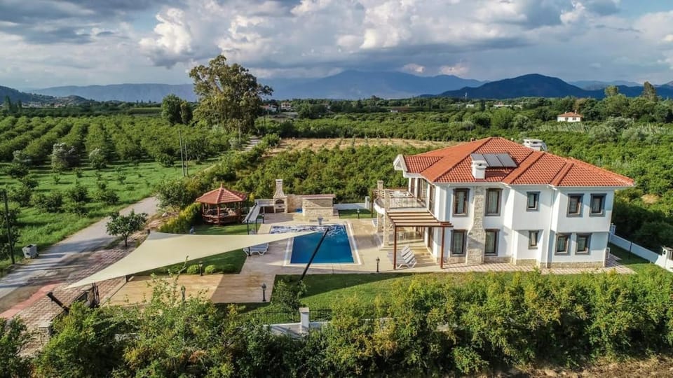 Property building, Patio, Swimming pool