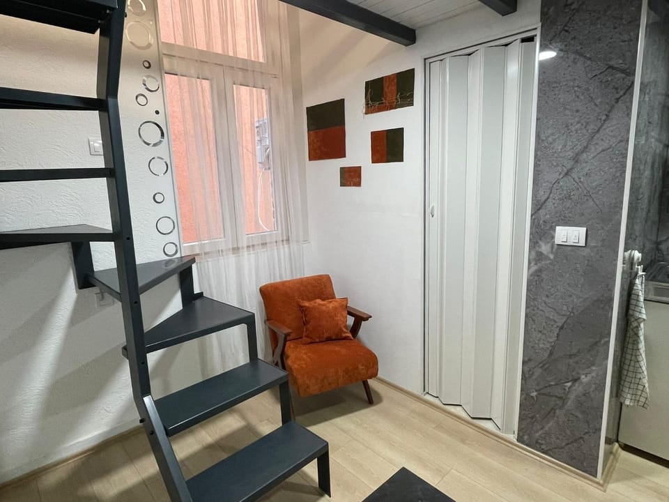 Bathroom, Living room