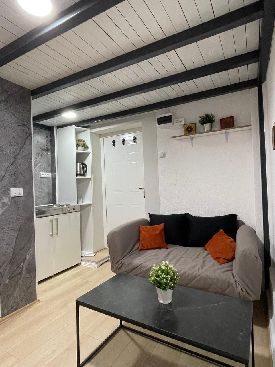 Kitchen or kitchenette, Living room, Seating area