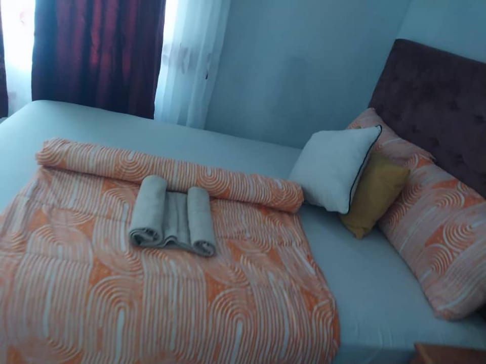 Dreamweaver guesthouse Bed and Breakfast in Cape Town