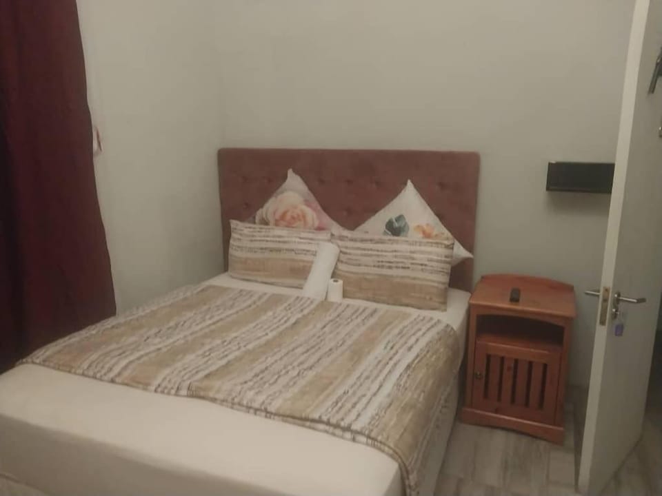 Dreamweaver guesthouse Bed and Breakfast in Cape Town