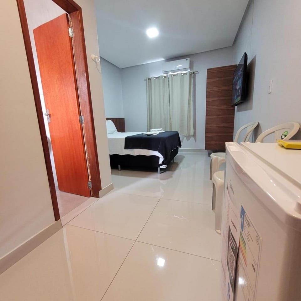 Bed, minibar