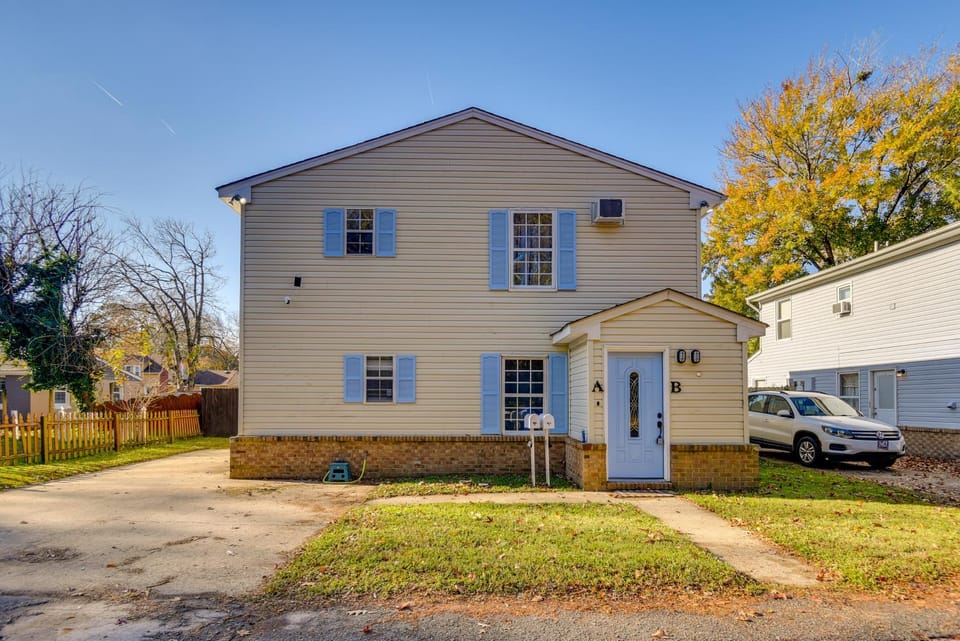 Explore & Relax! Norfolk Duplex < 1 Mi to Beach Apartment in Norfolk