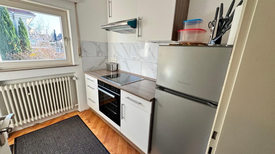 Kitchen or kitchenette, oven, stove