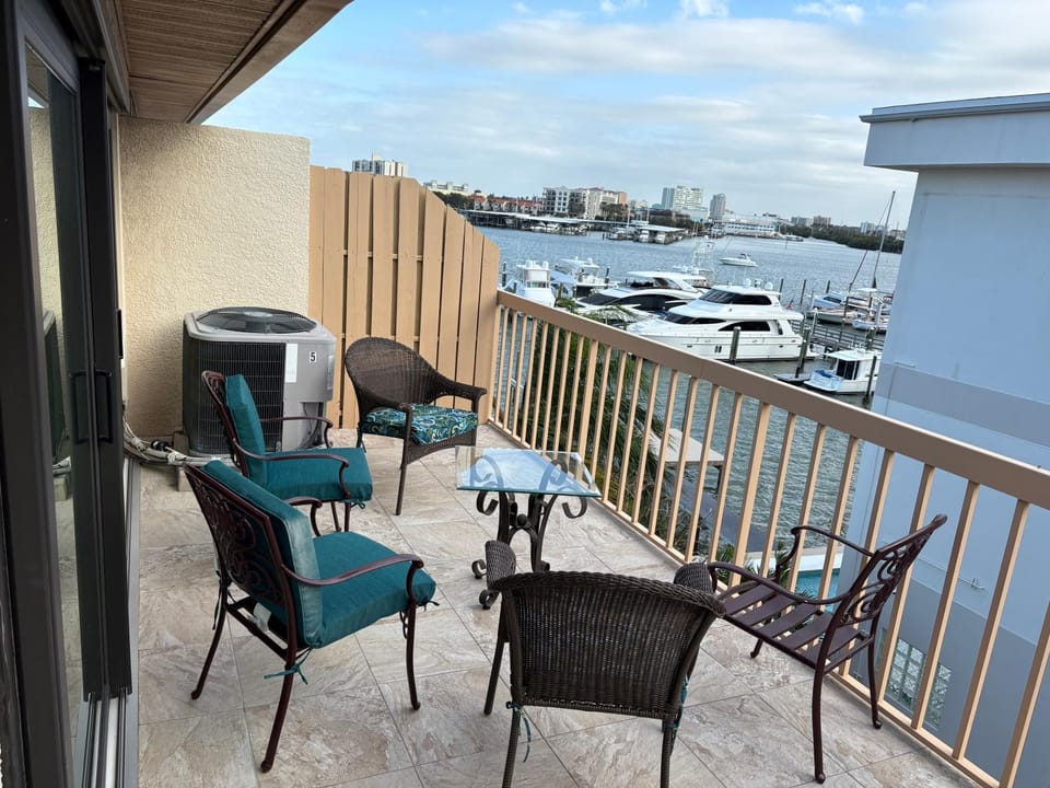 Marina Cove Villa waterfront near beach House in Clearwater Beach