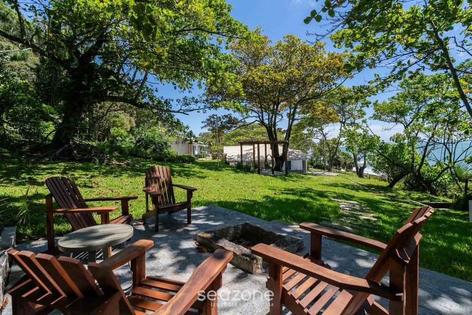 Beachfront condominium in Morro das Pedras - FTSs House in Florianopolis
