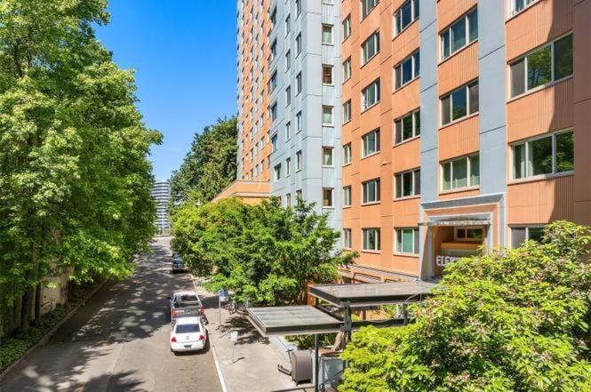 Downtown Seattle Corner Unit with Skyline Views House in Seattle