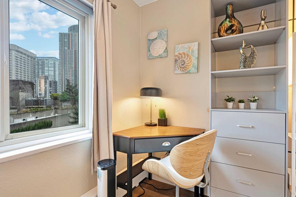 Downtown Seattle Corner Unit with Skyline Views House in Seattle