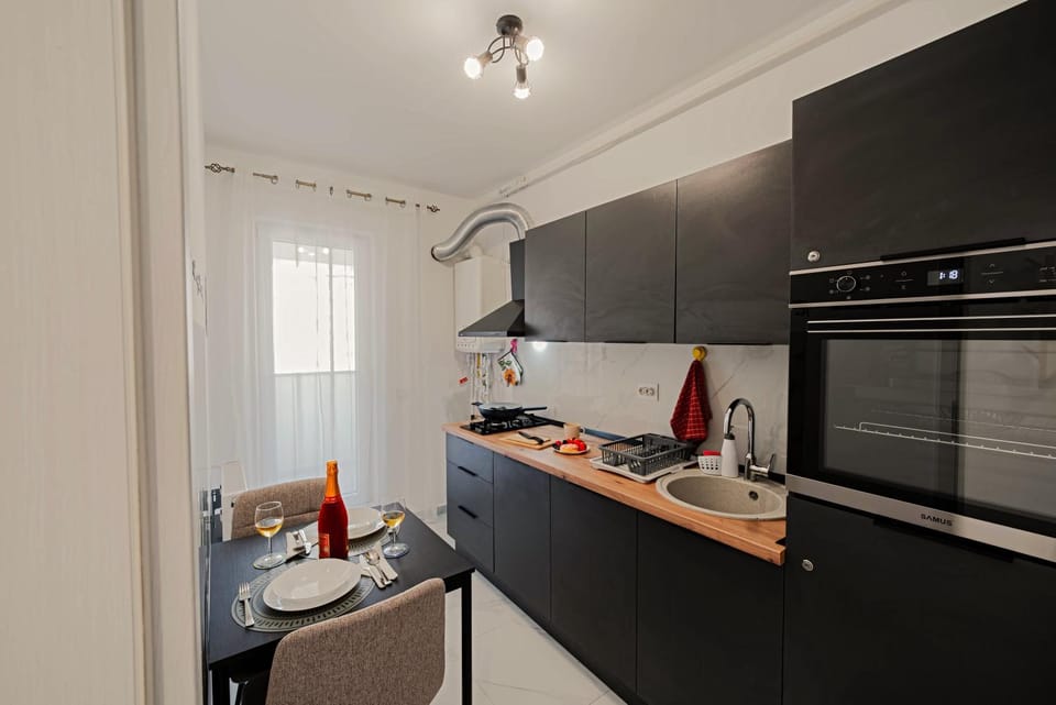 Kitchen or kitchenette, kitchen, kitchen