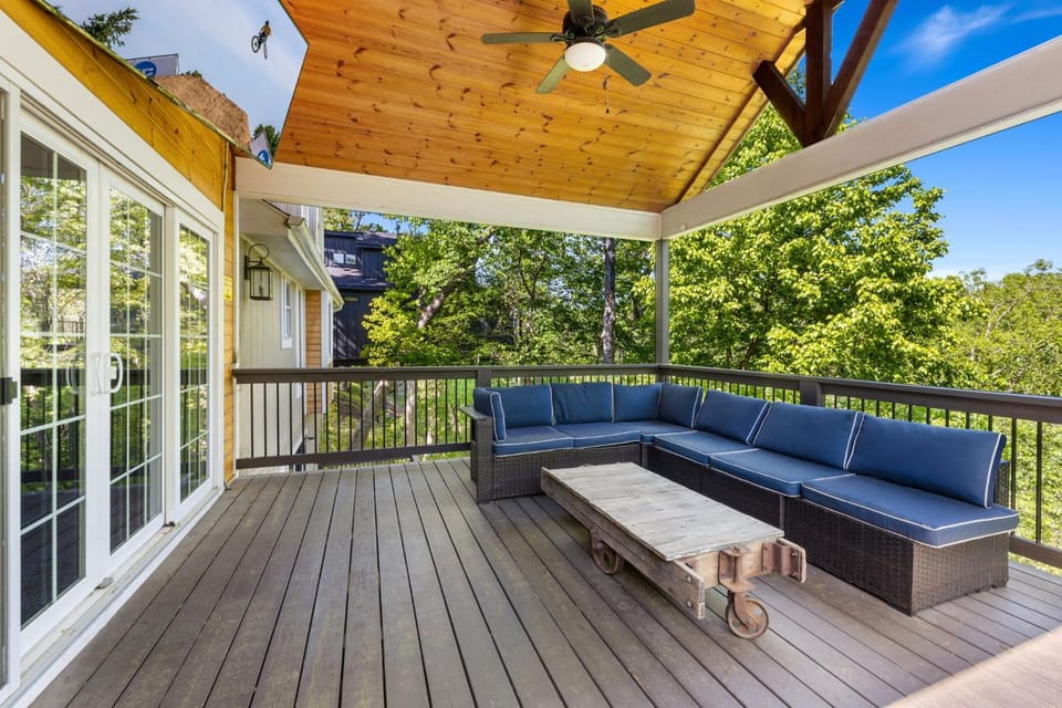 Almand House-ON MTB Trail-Hot Tub-Epic Gameroom House in Rogers