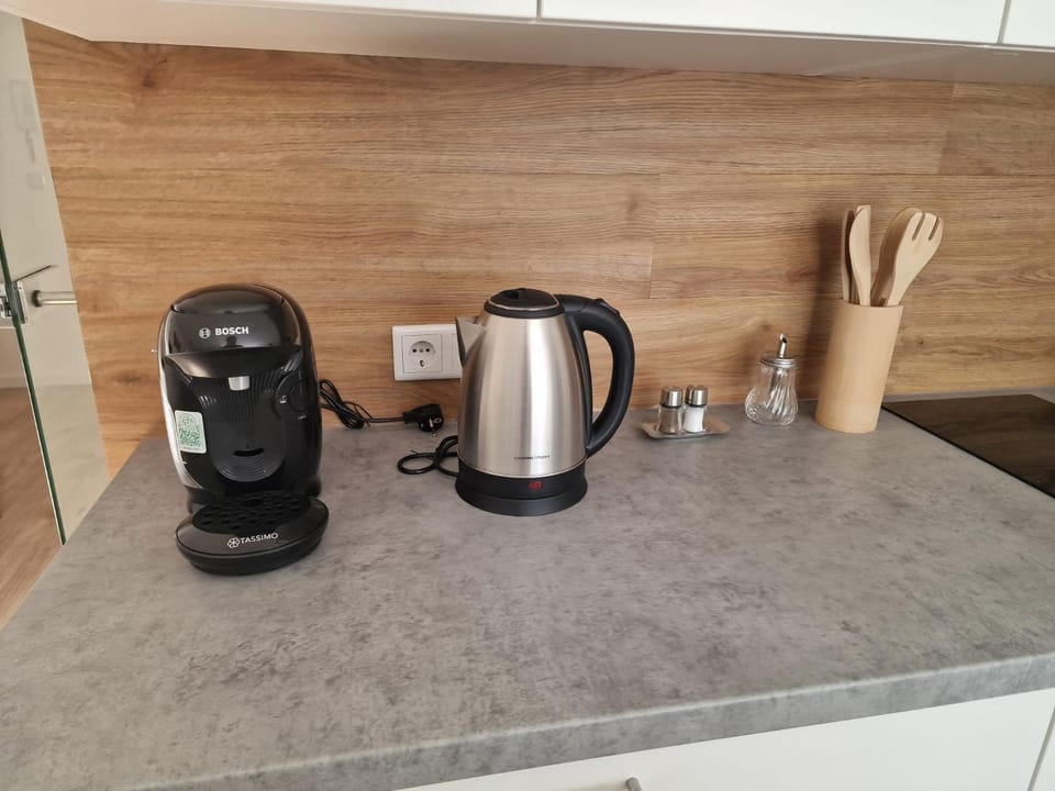 40 m2 Appartement Nürnberg Ost mit Balkon 8 Min by car to Expo Modern Stay Highspeed WLAN Quiet and Green Apartment in Nuremberg