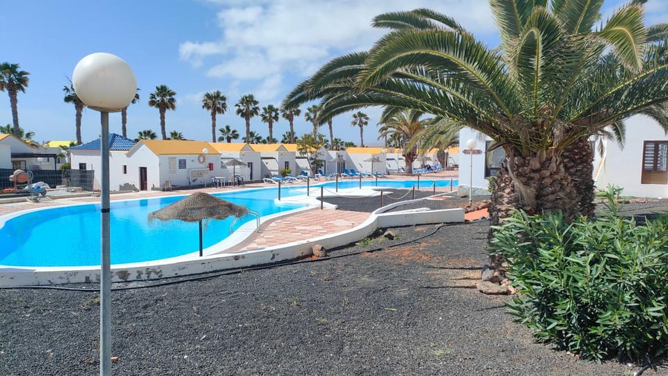 Pool view, Swimming pool, sunbed