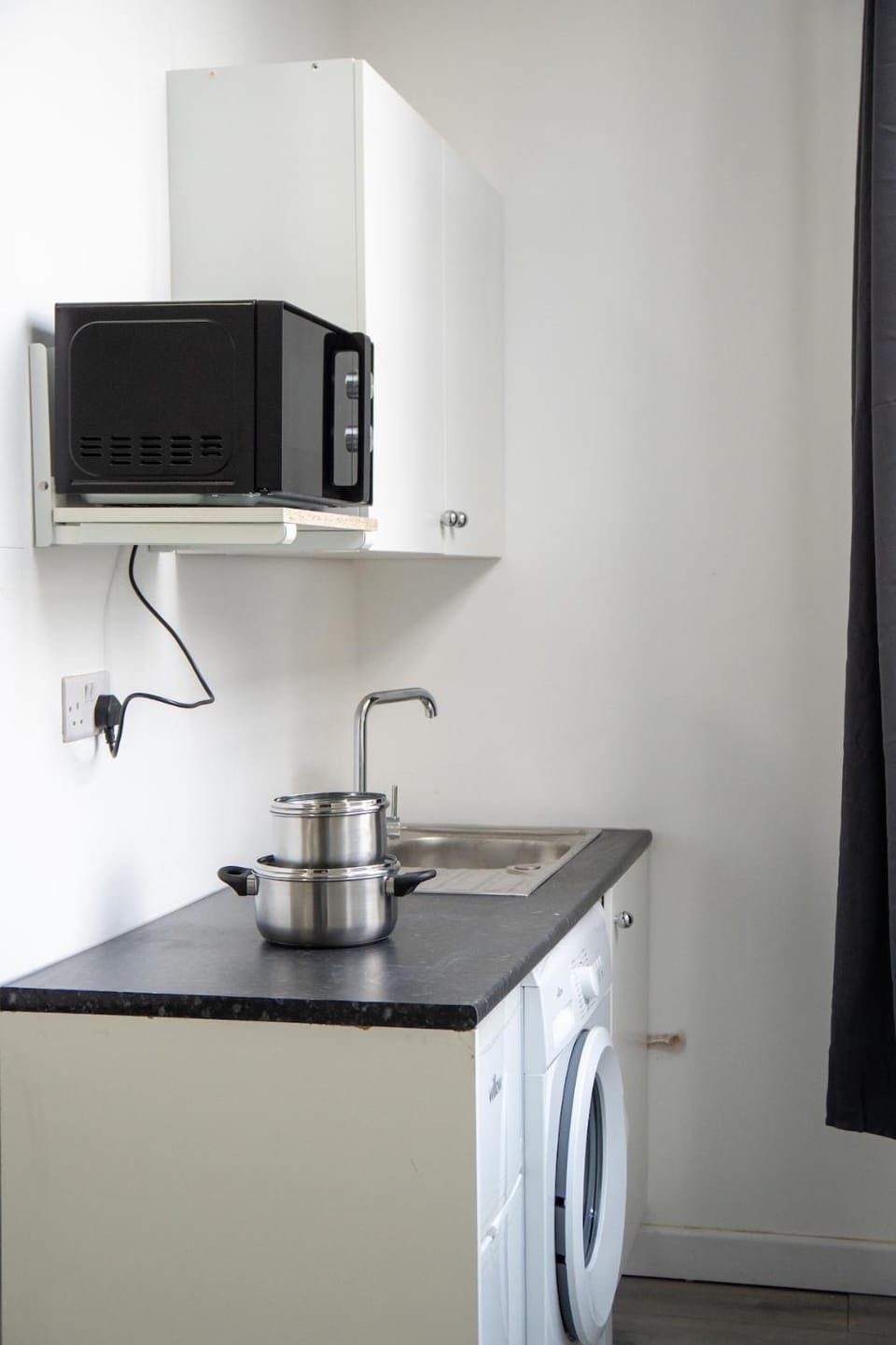 Cosy studio flat in Edgware HA8 Apartment in Edgware