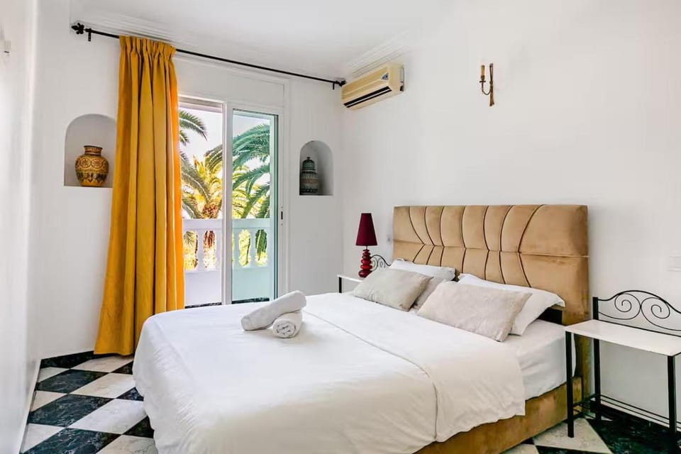 Bed, Balcony/Terrace, Bedroom