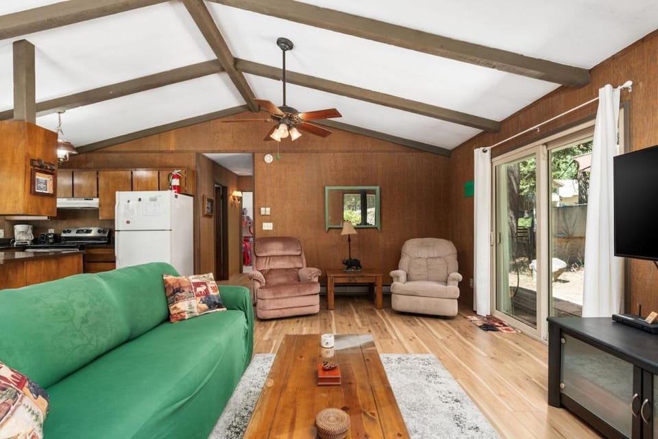 Happy Bear- Family & Pet Friendly House in Shaver Lake