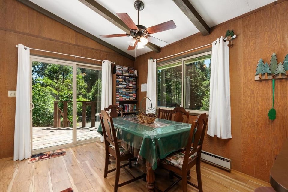 Happy Bear- Family & Pet Friendly House in Shaver Lake