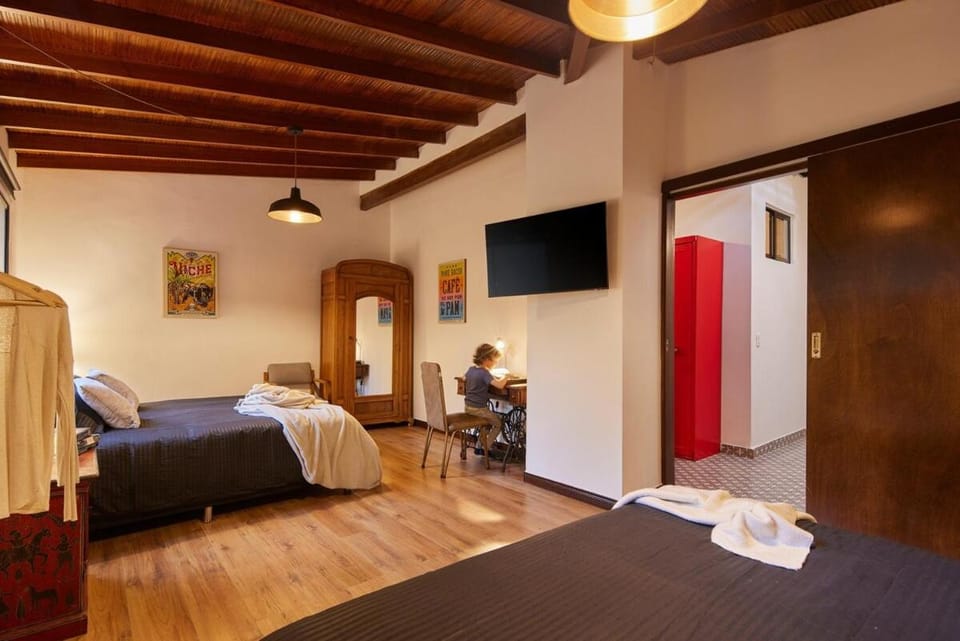El Poblado Medellin Luxury 5BR Jacuzzi AC Apartment in Medellin