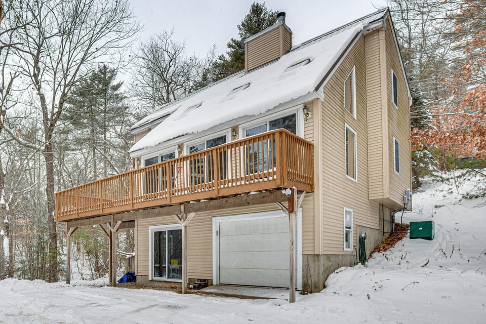 Waterfront Wakefield Retreat w/ Floating Dock House in Wakefield