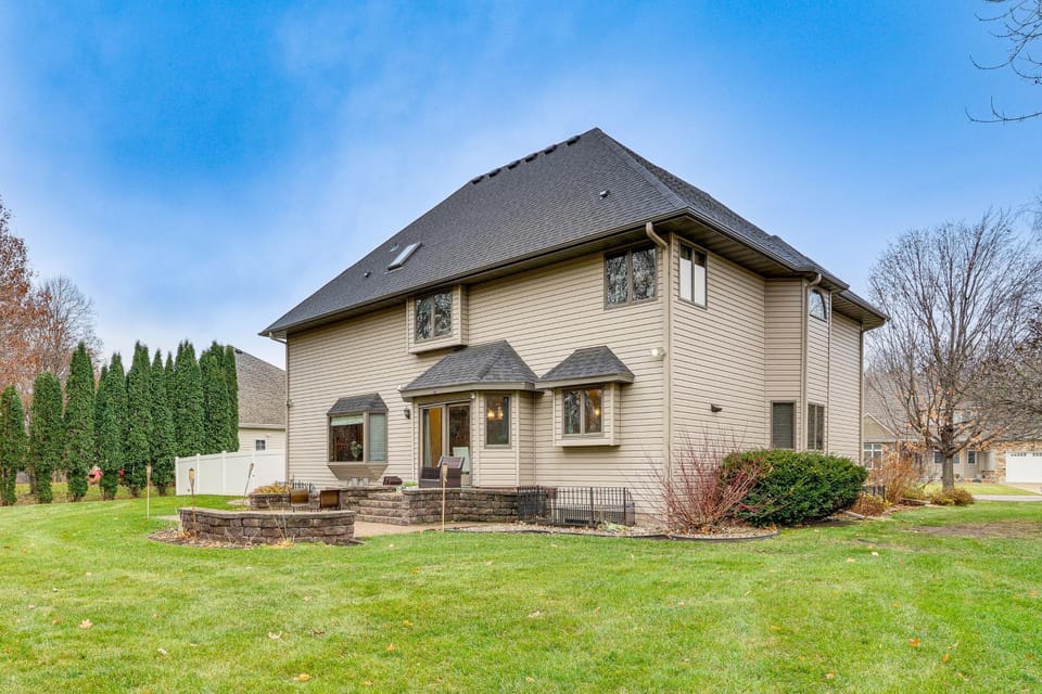 Rare Gem on a Ravine, Family Home in North Mankato House in Minnesota