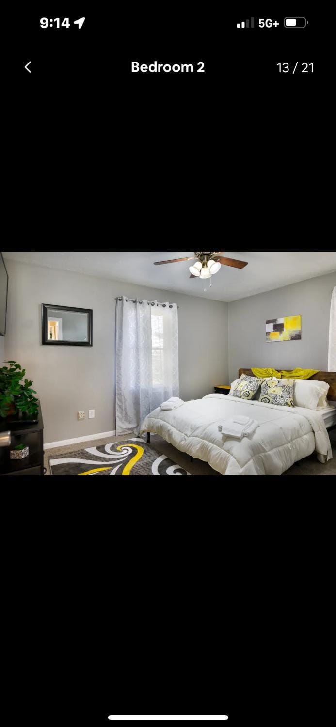 Cozy Vintage Ranch Chalet in Fayetteville