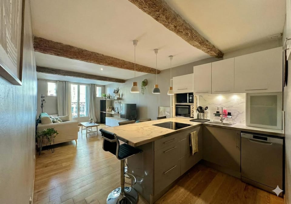 Living room, kitchen
