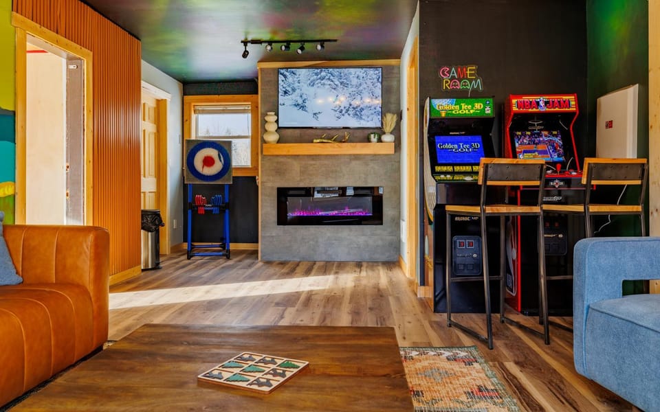 Communal lounge/ TV room, Game Room