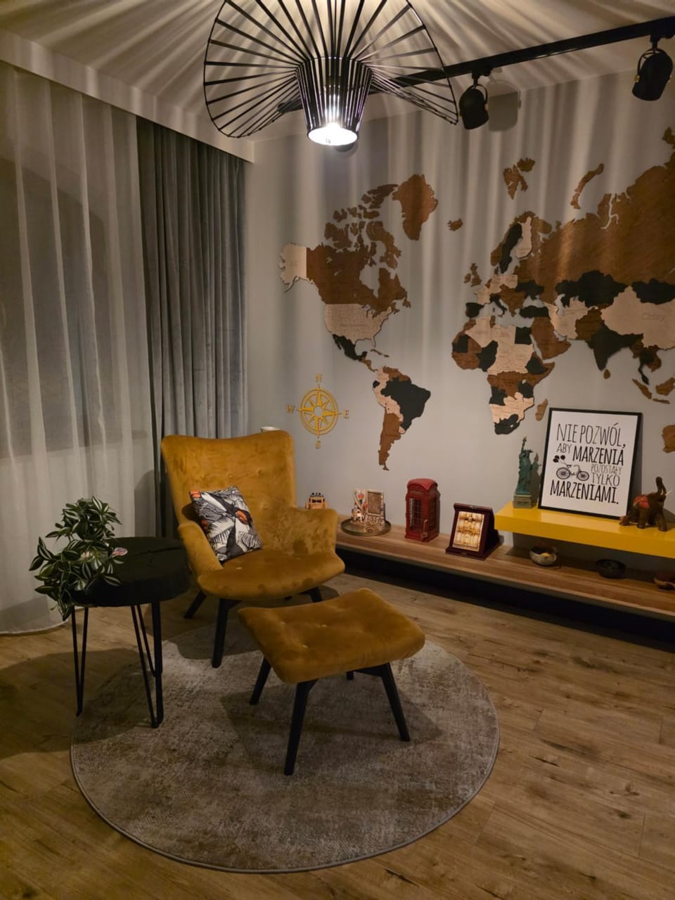 Living room, Seating area