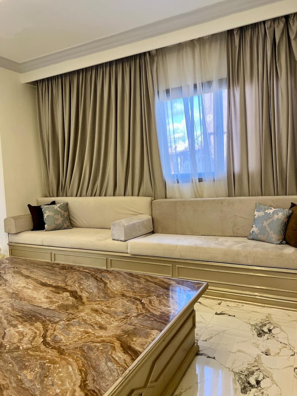 المهندسين شقة فندقية فاخرة باطلالة علي روف خاص خمسة غرف كاملة Apartment in Egypt