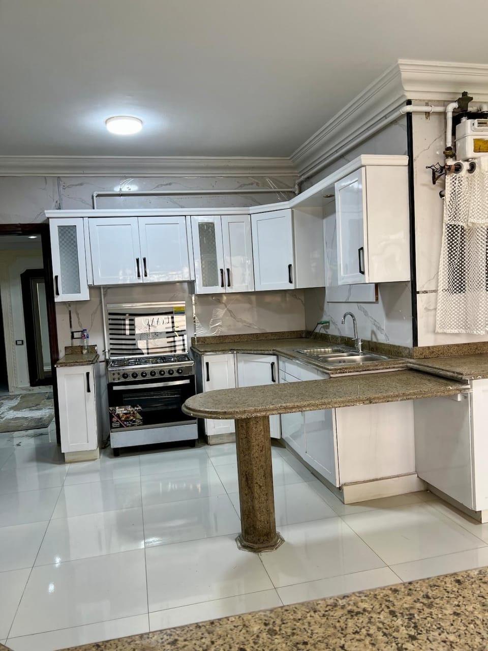 المهندسين شقة فندقية فاخرة باطلالة علي روف خاص خمسة غرف كاملة Apartment in Egypt