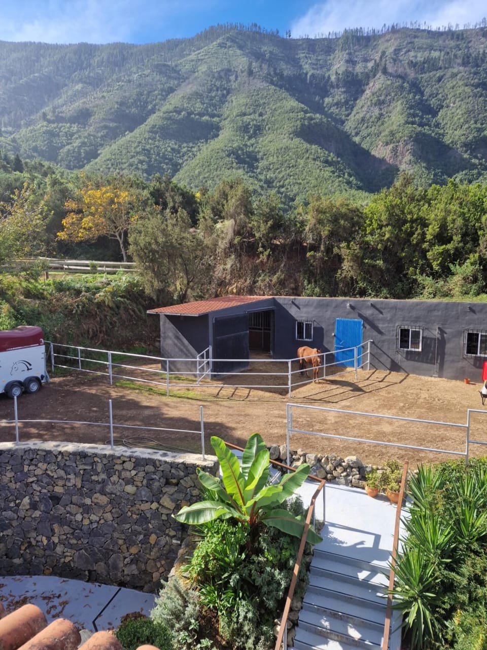 Property building, Spring, Day, Natural landscape, Mountain view, Parking