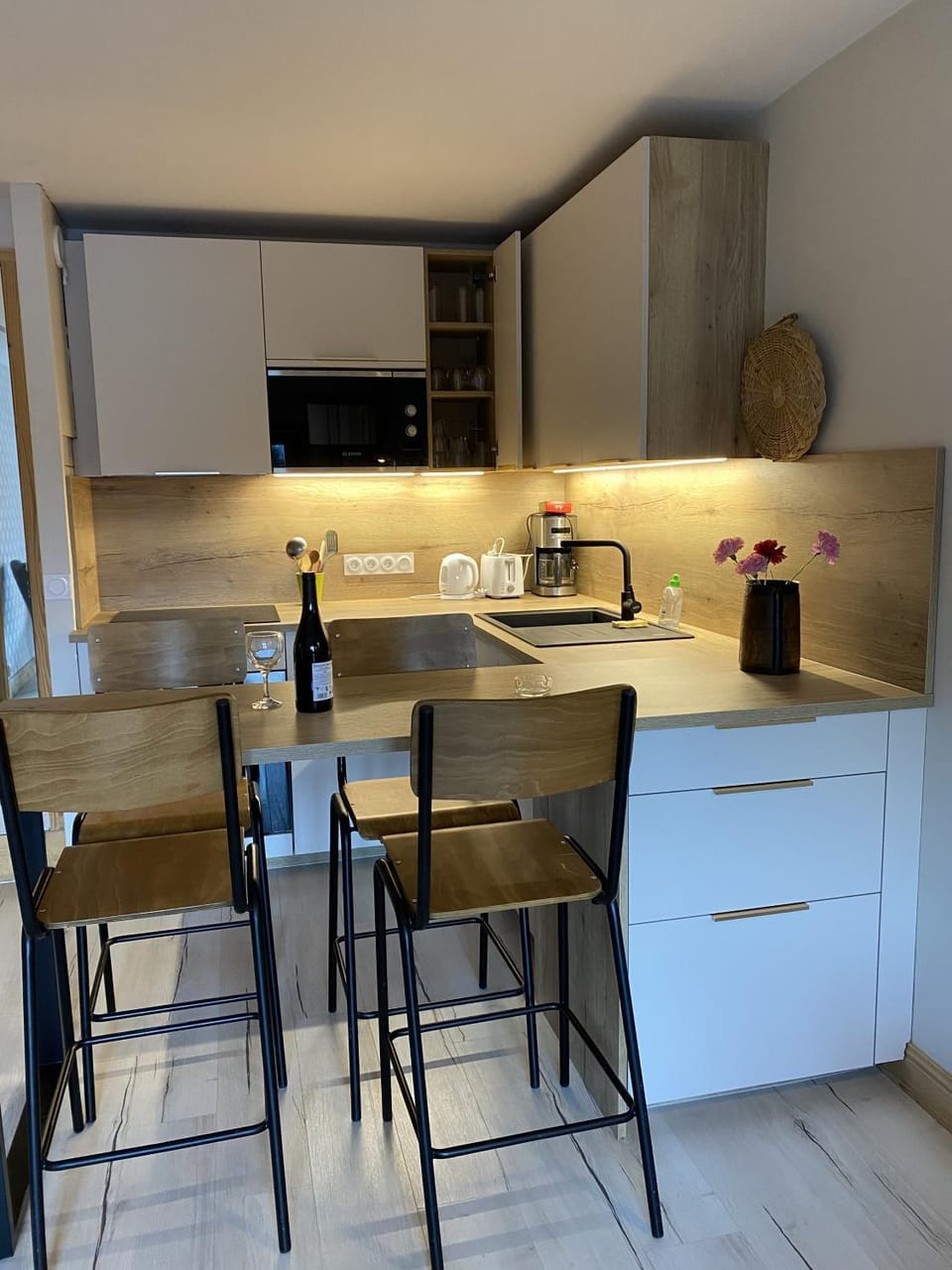 Kitchen or kitchenette