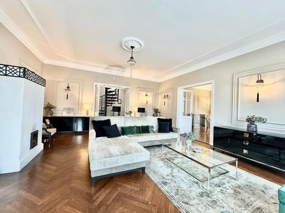 Luxury Villa - Solymar Residence Villa in Budapest